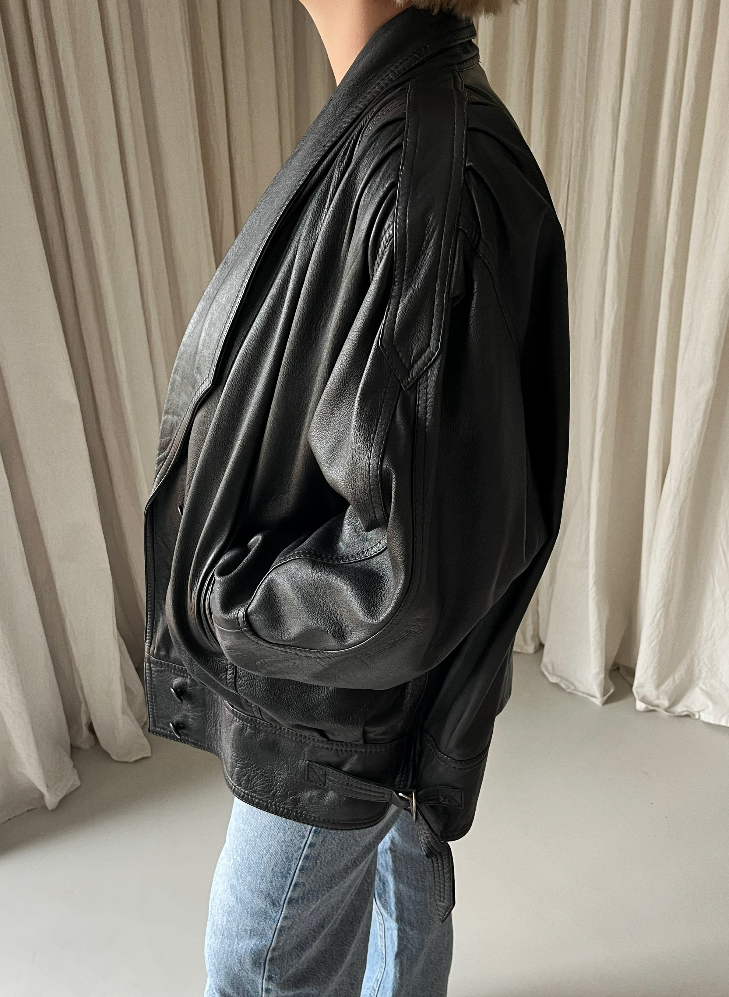 RE.27 SKÓRZANA KURTKA CZARNA OVERSIZE Z REGULOWANYM DOŁEM