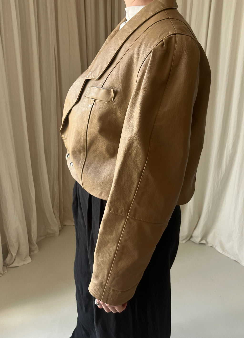 RE.30 SKÓRZANA KURTKA KARMELOWA CROPPED